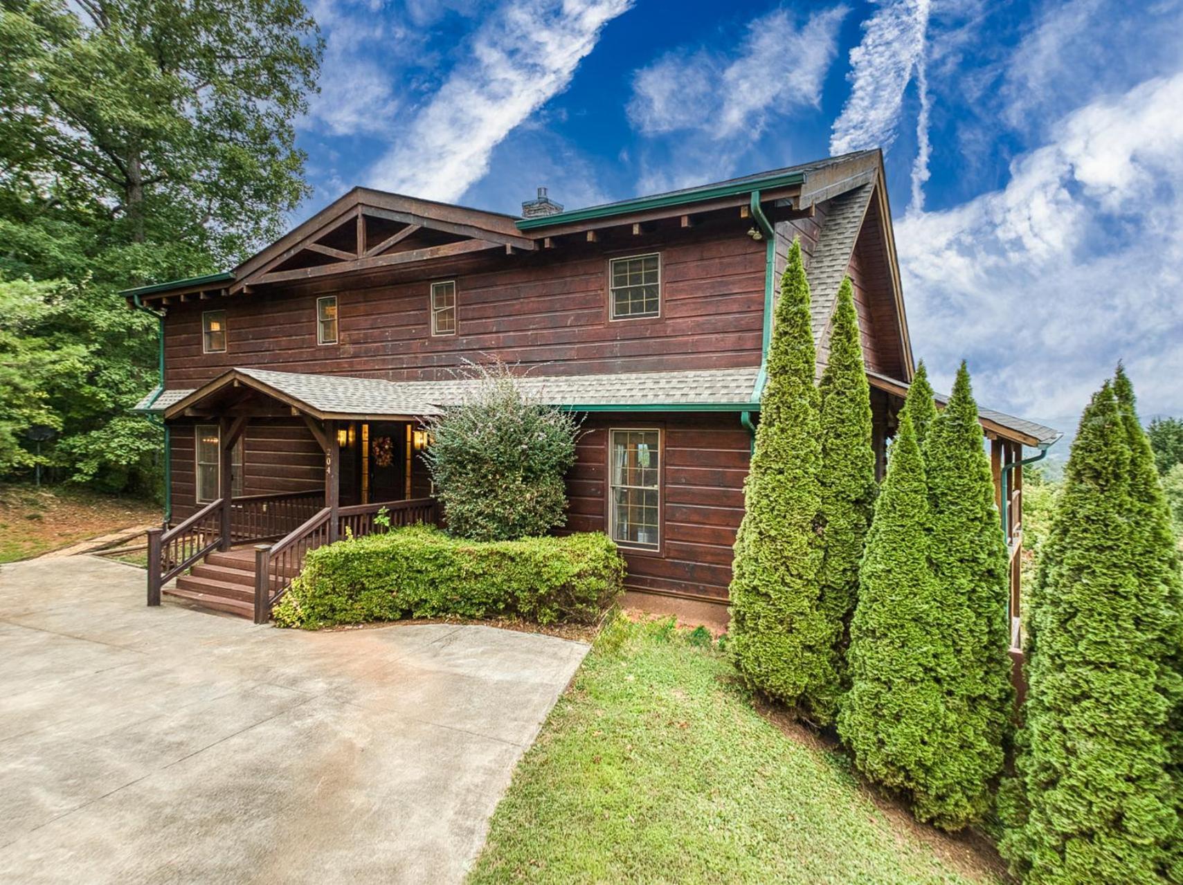 Sky High Lodge By Bk Stays. Large Cabin. Amazing Views. Game Room. Jacuzzi. Six Bedrooms. Sleeps 12 Blue Ridge Exterior photo