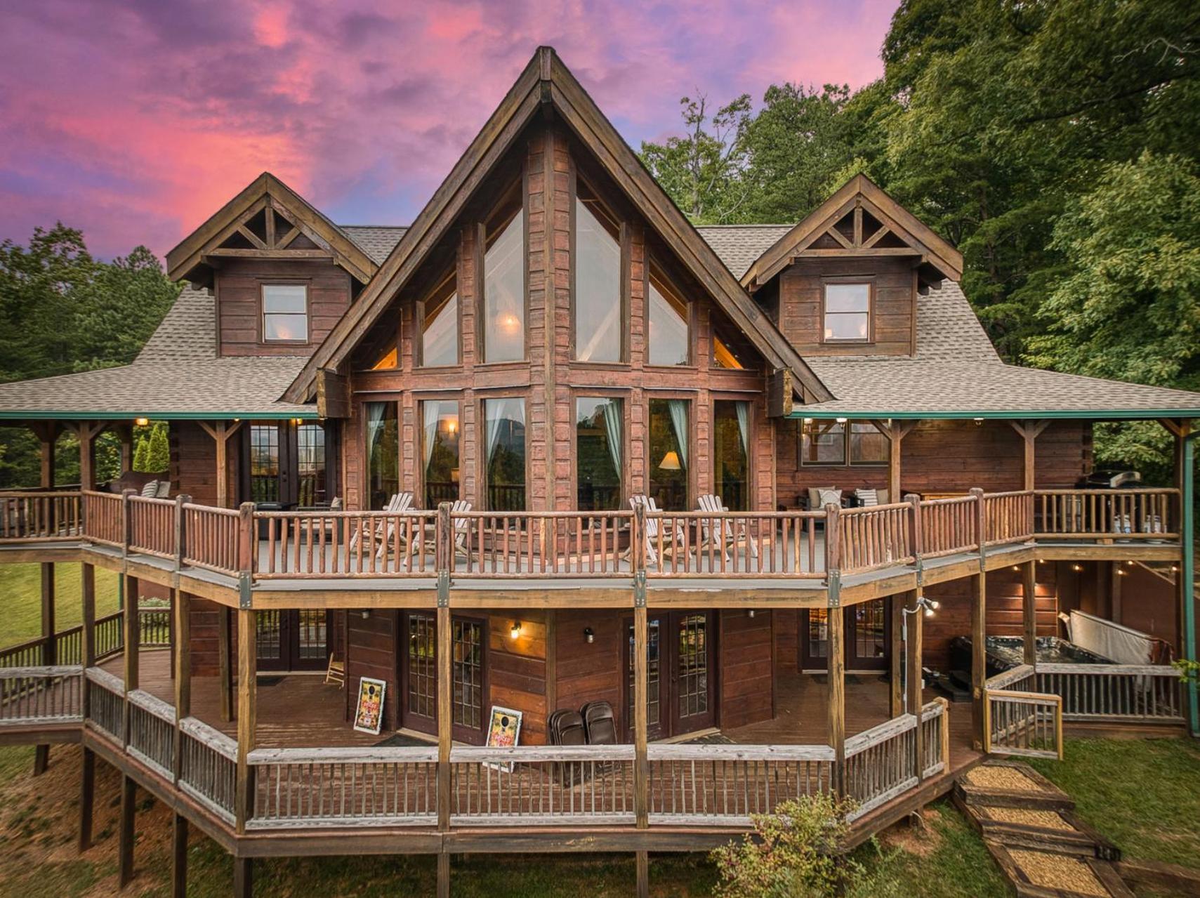 Sky High Lodge By Bk Stays. Large Cabin. Amazing Views. Game Room. Jacuzzi. Six Bedrooms. Sleeps 12 Blue Ridge Exterior photo