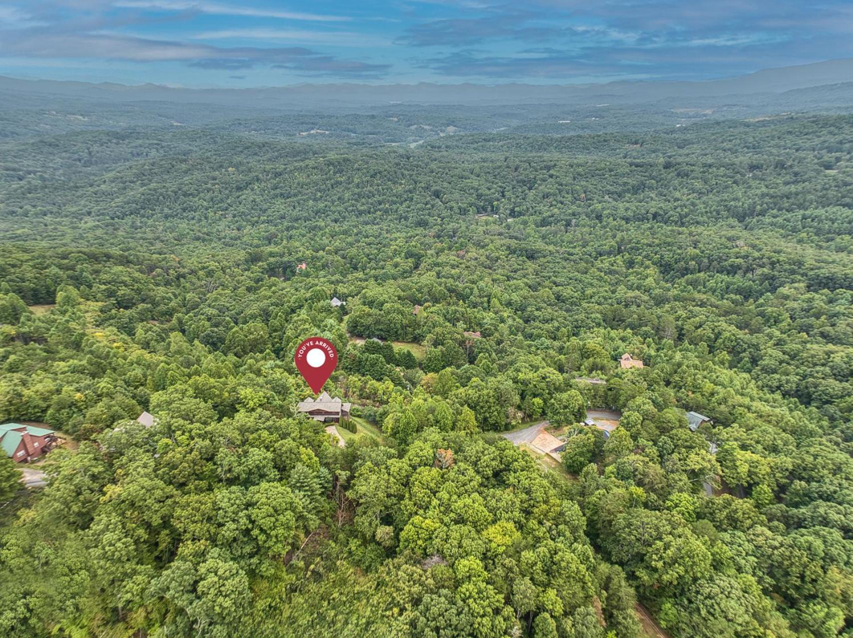 Sky High Lodge By Bk Stays. Large Cabin. Amazing Views. Game Room. Jacuzzi. Six Bedrooms. Sleeps 12 Blue Ridge Exterior photo