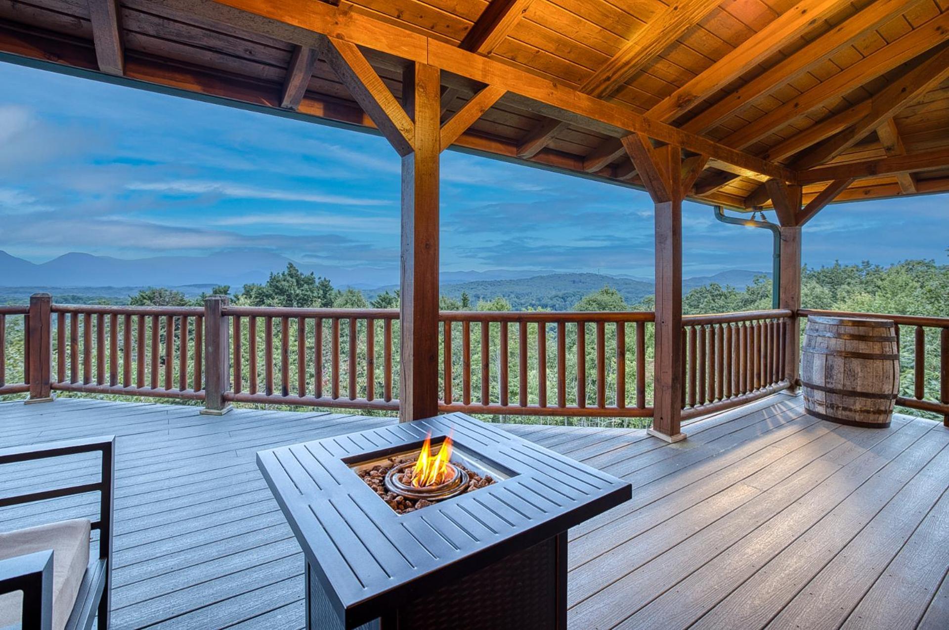 Sky High Lodge By Bk Stays. Large Cabin. Amazing Views. Game Room. Jacuzzi. Six Bedrooms. Sleeps 12 Blue Ridge Exterior photo
